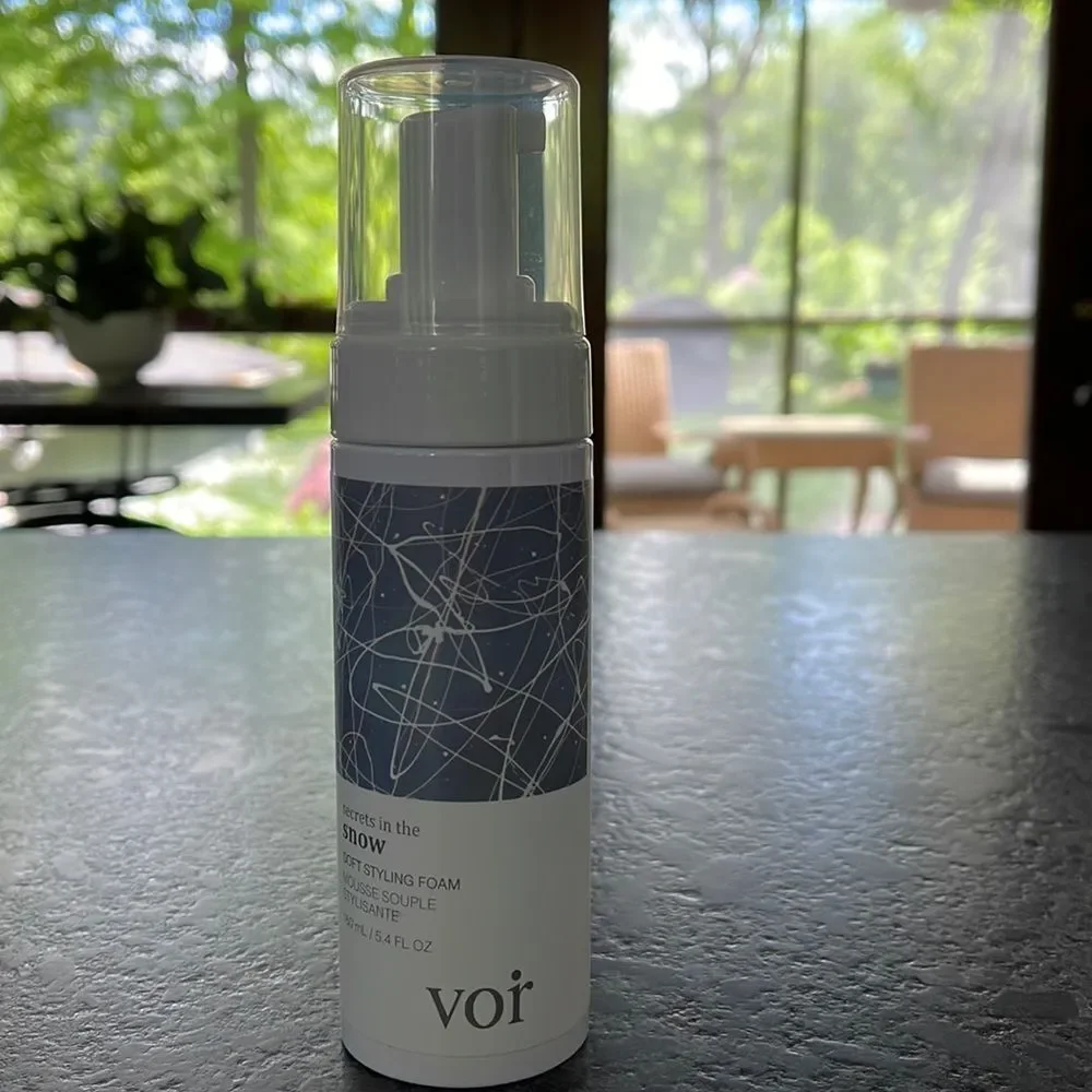 VOIR Secrets in the Snow soft styling foam define + defrizz + shine NEW